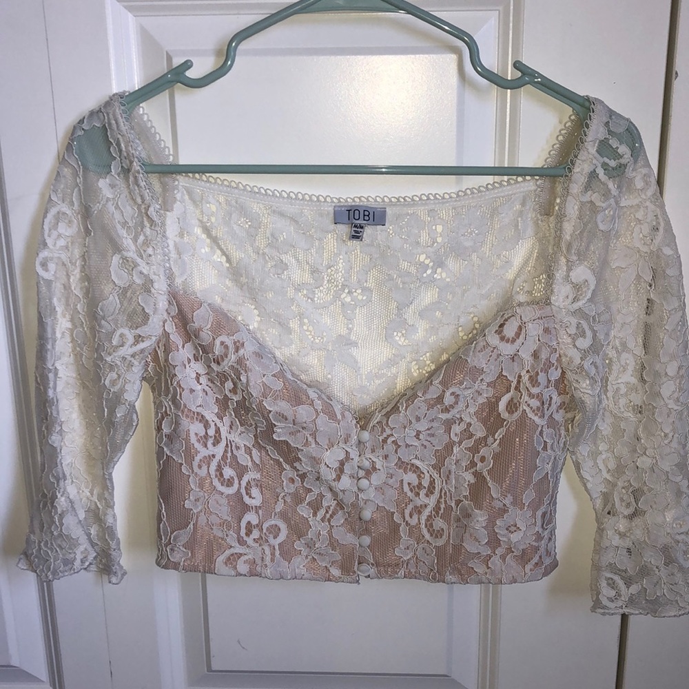 BEAUTIFUL WHITE LACE TOP